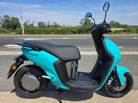 Yamaha NEOs Scooter Automatic Electric Scooter