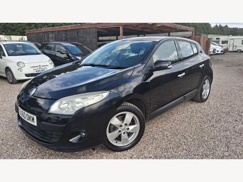 Renault Megane Hatchback 1.6 16V Dynamique TomTom Euro 5 5dr