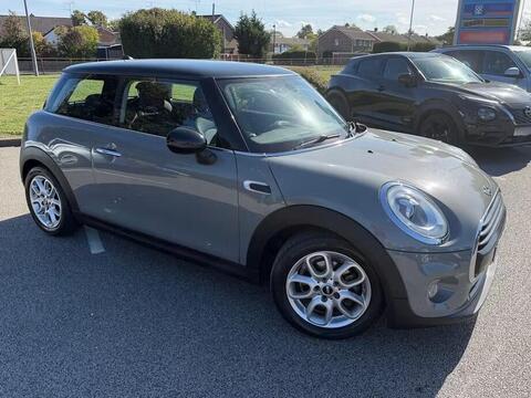 MINI Hatch Hatchback 1.5 Cooper Steptronic Euro 6 (s/s) 3dr