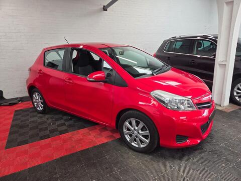 Toyota Yaris Hatchback 1.33 Dual VVT-i TR Euro 5 5dr