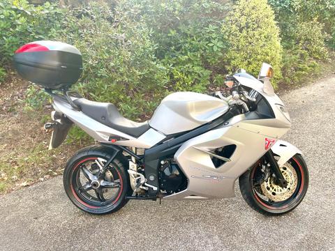 Triumph Sprint ST 1050 Sports Tourer