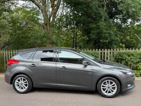 Ford Focus Hatchback 1.0T EcoBoost Zetec Auto Euro 6 (s/s) 5dr