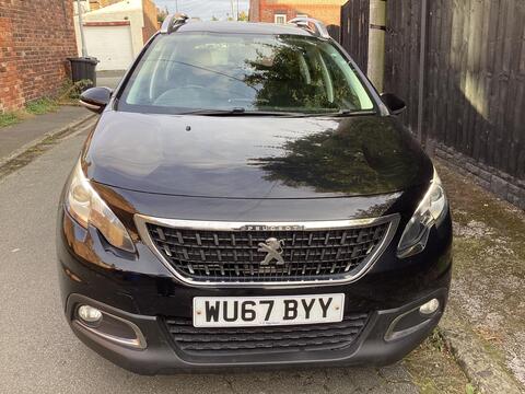 2017 Peugeot 2008, photograph 3