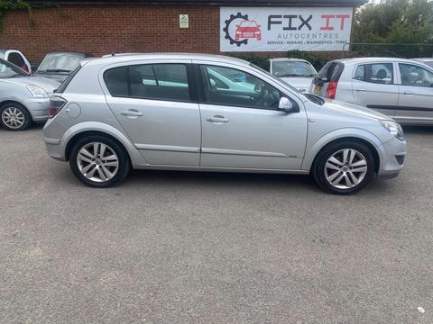 Vauxhall Astra Hatchback 1.6i 16v SXi 5dr