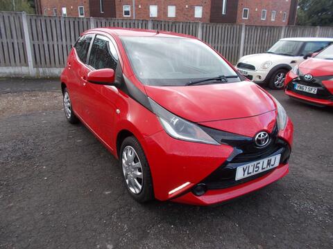 Toyota AYGO Hatchback 1.0 VVT-i x-play Euro 5 5dr Euro 5