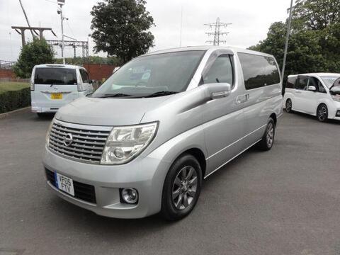 Nissan Elgrand MPV XL TOP SPEC UK RADIO