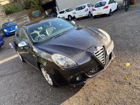 Alfa Romeo Giulietta Hatchback 2.0 JTDM-2 Veloce Euro 5 (s/s) 5dr