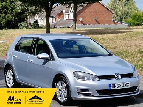Volkswagen Golf Hatchback 1.6 TDI BlueMotion Tech SE Euro 5 (s/s) 5dr