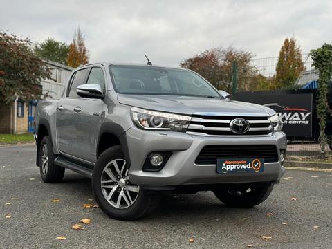 Toyota Hilux Pickup 2.4 D-4D Invincible Auto 4WD Euro 6 (s/s) 4dr (TSS)