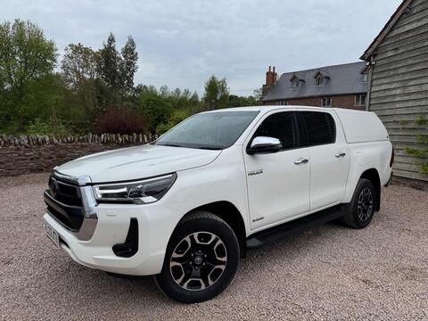 Toyota Hilux Pickup 2.4 D-4D Invincible Auto 4WD Euro 6 (s/s) 4dr