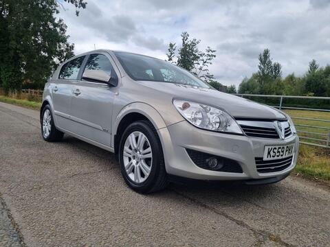 Vauxhall Astra Hatchback 1.8i 16v Design 5dr