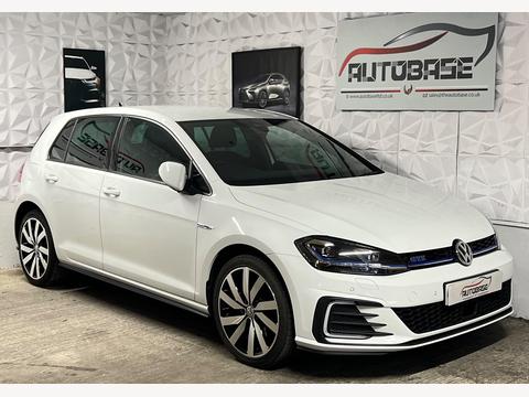Volkswagen Golf Hatchback 1.4 TSI 8.7kWh GTE Advance DSG Euro 6 (s/s) 5dr