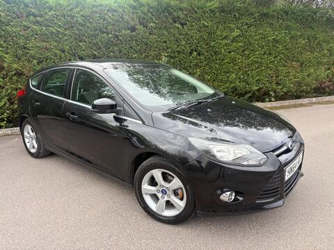 Ford Focus Hatchback 1.0T EcoBoost Zetec Navigator Euro 5 (s/s) 5dr