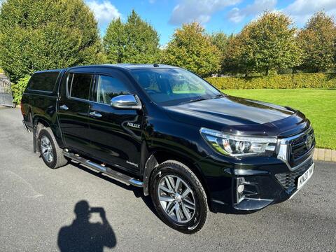 Toyota Hilux Pickup 2.4 D-4D Invincible X Auto 4WD Euro 6 4dr (TSS, 3.5t)