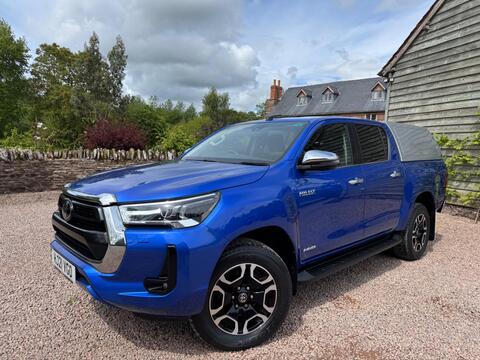 Toyota Hilux Pickup 2.4 D-4D Invincible Auto 4WD Euro 6 (s/s) 4dr