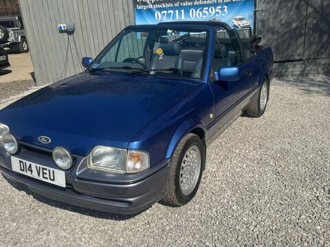 Ford Escort Convertible 1.6 XR3i Two-Tone 2dr