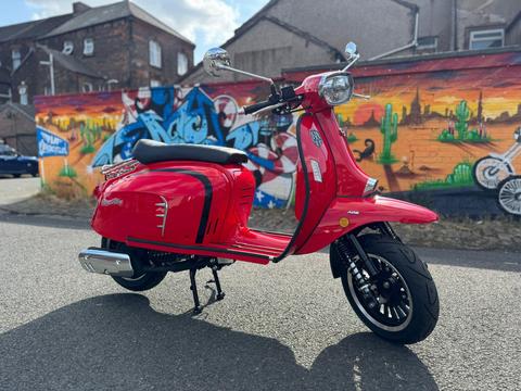Royal Alloy GT1 125 LC Scooter