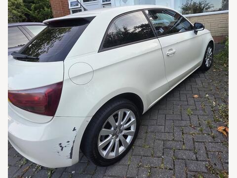 2011 Audi A1, photograph 4