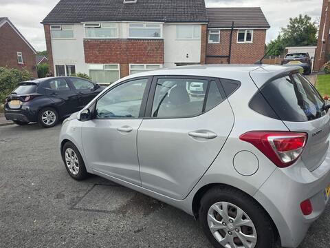 2016 Hyundai i10, photograph 2