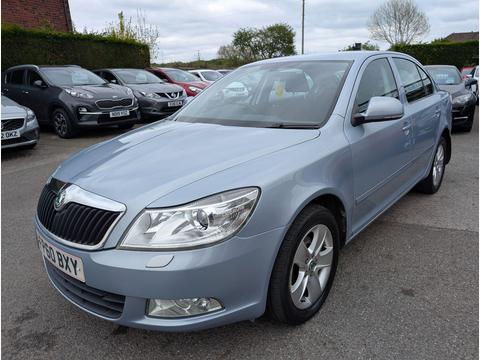 Skoda Octavia Hatchback 1.6 TDI Elegance Euro 5 5dr