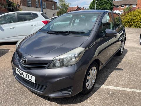 Toyota Yaris Hatchback 1.33 Dual VVT-i Icon Euro 5 5dr