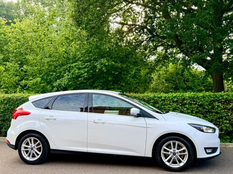 Ford Focus Hatchback 1.0T EcoBoost Zetec Euro 6 (s/s) 5dr