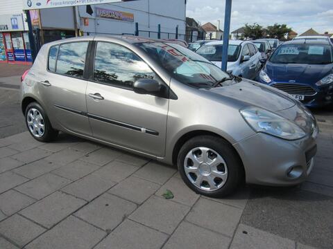 Renault Clio Hatchback 1.6 VVT Expression Auto Euro 5 5dr