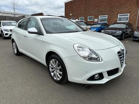 Alfa Romeo Giulietta Hatchback 2.0 JTDM-2 Business Edition Euro 5 (s/s) 5dr