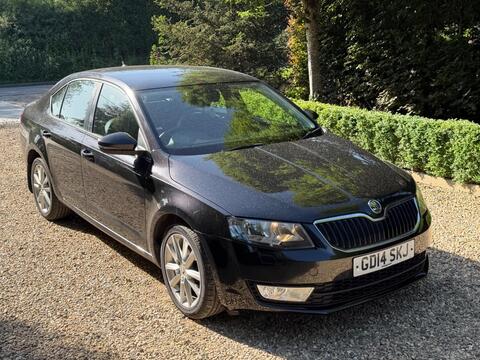 Skoda Octavia Hatchback 2.0 TDI Elegance DSG Euro 5 (s/s) 5dr