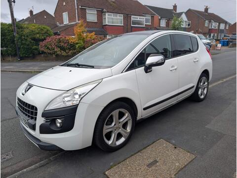 2013 Peugeot 3008, photograph 2