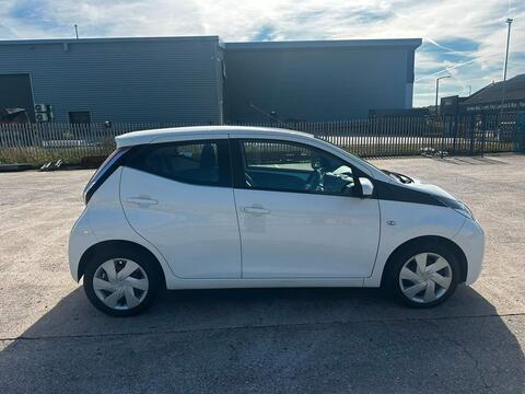 2018 Toyota AYGO, photograph 4