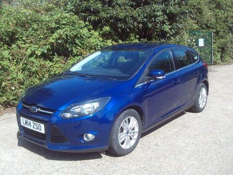 Ford Focus Hatchback 1.0T EcoBoost Titanium Navigator Euro 5 (s/s) 5dr