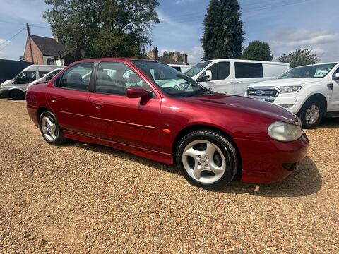 Ford Mondeo Saloon 2.5 ST-24 4dr