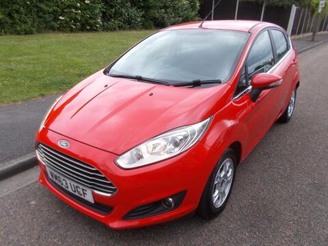 Ford Fiesta Hatchback 1.6 TDCi ECOnetic Zetec Euro 5 (s/s) 5dr