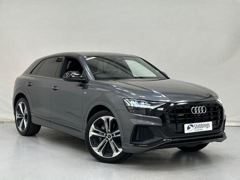 AudiQ8