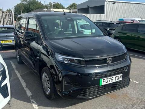 Vauxhall Combo Life Electric MPV 52kWh Design XL MPV Auto 5dr (11kW Charger)