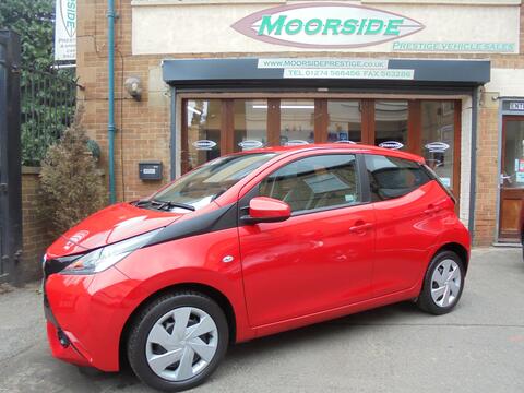 Toyota AYGO Hatchback 1.0 VVT-i x-play x-shift Euro 5 5dr Euro 5