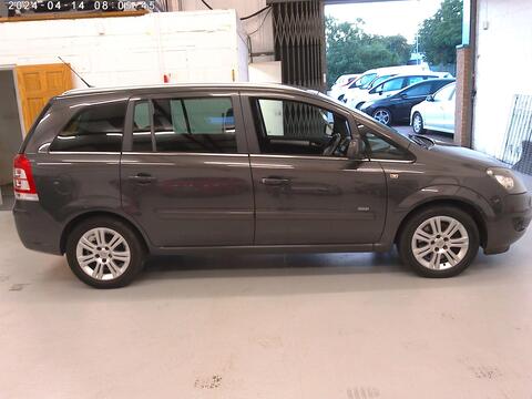 Vauxhall Zafira MPV 1.7 CDTi ecoFLEX Design Euro 5 5dr (SNav)