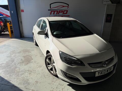 Vauxhall Astra Hatchback 1.6 16v SRi Euro 5 5dr