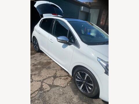 Peugeot 208 Hatchback 1.2 PureTech Allure Premium Euro 6 5dr