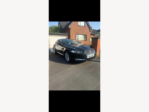 2013 Jaguar XF, photograph 2