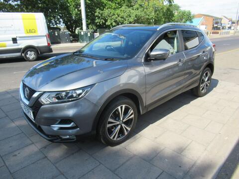 Nissan Qashqai SUV 1.2 DIG-T N-Connecta XTRON Euro 6 (s/s) 5dr
