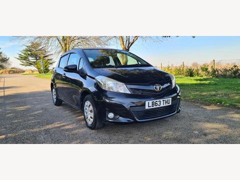 Toyota Yaris Hatchback 1.33 Dual VVT-i TR Multidrive S Euro 5 5dr