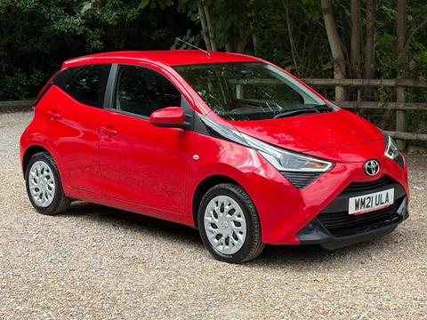 Toyota AYGO Hatchback 1.0 VVT-i x-play Euro 6 (s/s) 5dr