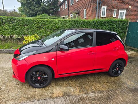 2018 Toyota AYGO, photograph 2