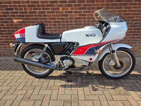 Norton Commando 750 Naked 850