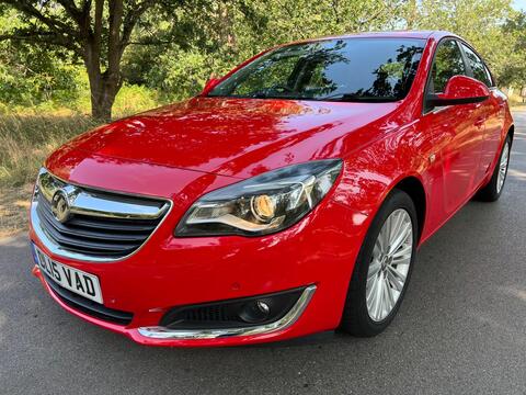 Vauxhall Insignia Hatchback 1.8 16V Design Nav Euro 5 5dr