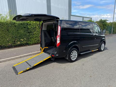 Ford Tourneo Custom Minibus 2.0 320 EcoBlue Titanium Auto L1 Euro 6 (s/s) 5dr