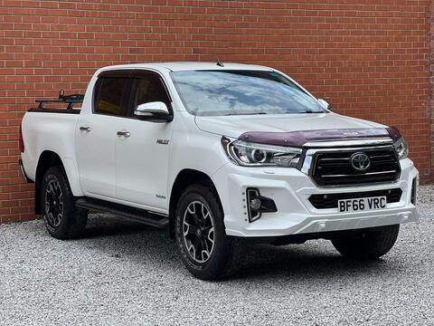 Toyota Hilux Pickup 2.4 D-4D Invincible X Auto 4WD Euro 6 4dr (TSS)