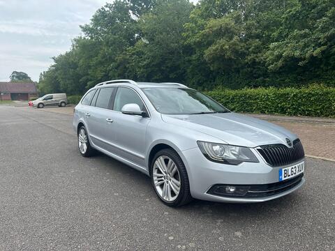Skoda Superb Estate 2.0 TDI Elegance DSG Euro 5 (s/s) 5dr